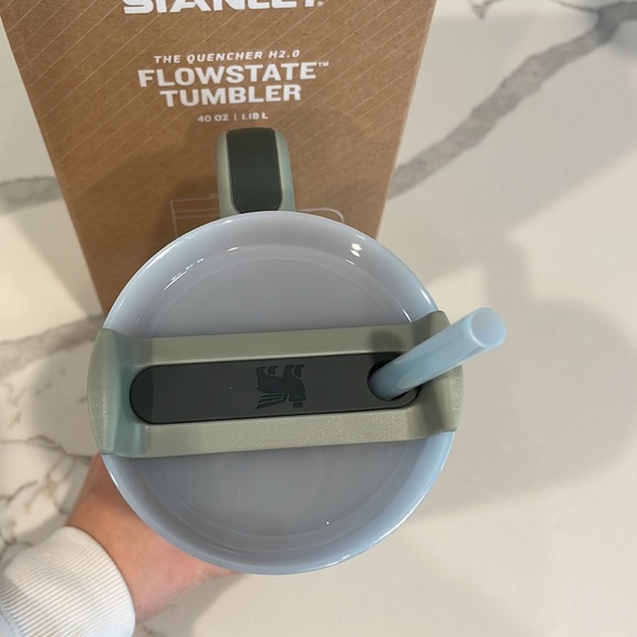 Stanley - BAY LEAF - 40 oz. Quencher H2.0 Flowstate Tumbler - Soft Matte - NWT! - Picture 7 of 8